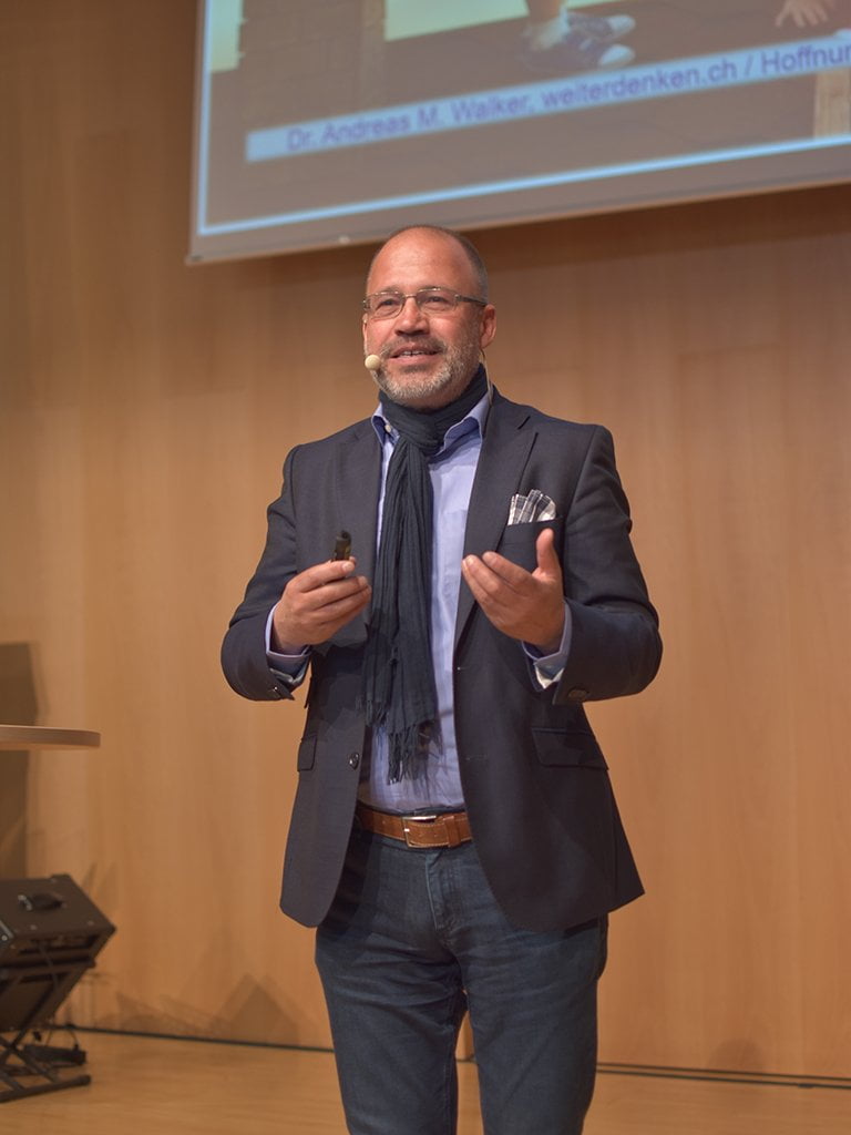 tsc-Seniorentag 2019: Referent Dr. Andreas Walker Zukunftsforscher Dr. Andreas Walker riet, Hoffnung zur inneren Einstellung zu machen.