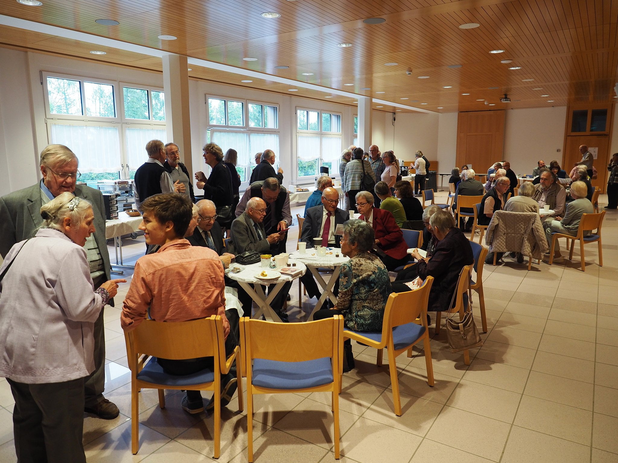 tsc-Jubiläumstreffen 2019: Kaffeetrinken mit ehemaligen Klassenkameraden