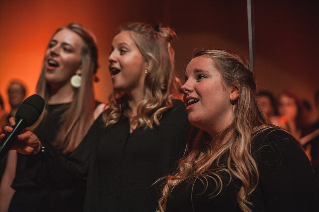 Adventskonzert des tsc-Chors am 30.11.2019: 3 Sängerinnen (Foto: Knut Burmeister, ALLTAG)
