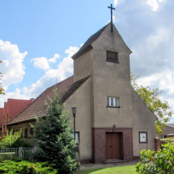 In der ehemals katholischen St. Bernhard Kirche in Brandenburg an der Havel hat sich die neue Gemeinschaftskirche gegründet.