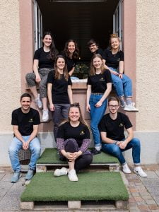 Team des Foodnote Coffeehouse auf dem Chrischona Berg Das junge Team des neuen Foodnote Coffeehouse freut sich über die Eröffnung.