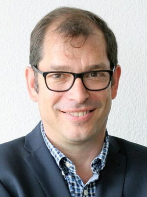 Peter Schneeberger, TSC-Dozent für Praktische Theologie Peter Schneeberger ist Dozent für Praktische Theologie am TSC.