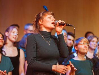 Singen, um das Evangelium zum Klingen zu bringen! Beim Chorsingen werden Emotionen ausgedruckt und angeregt. Es entsteht ein Gemeinschaftserlebnis und das Evangelium wird verkündigt.