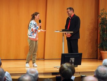 Tabea Sieveking erzählt von ihrem Dienst in der Stadtmission Kapstadt und der AB-Gemeinde Steinen.