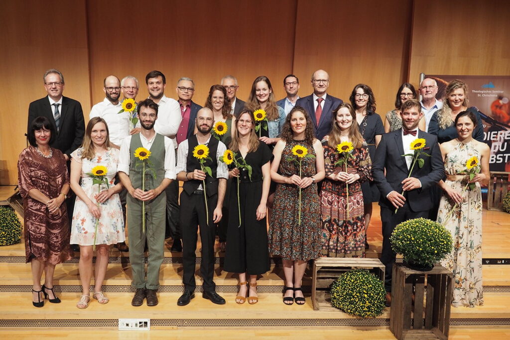 tsc-Graduierungsfeier 2022: Graduierte mit Dozierenden