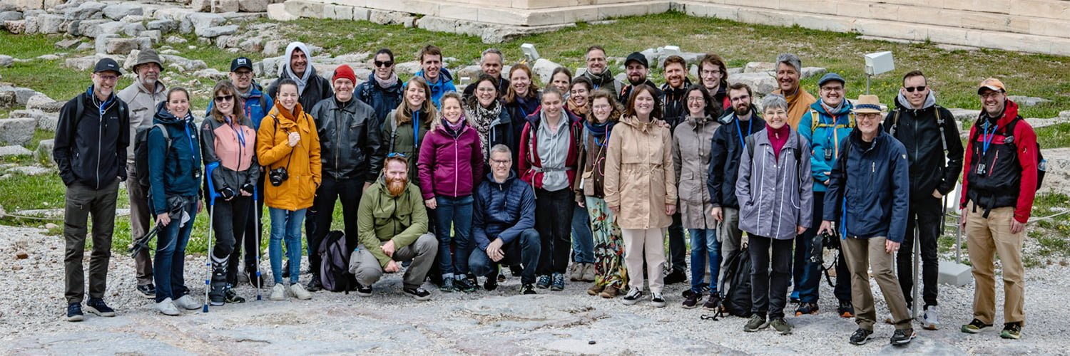 Über das gute Miteinander und wertvolle Einblicke in die biblischen Stätten Griechenlands freuen sich die Teilnehmerinnen und Teilnehmer der Studienreise.