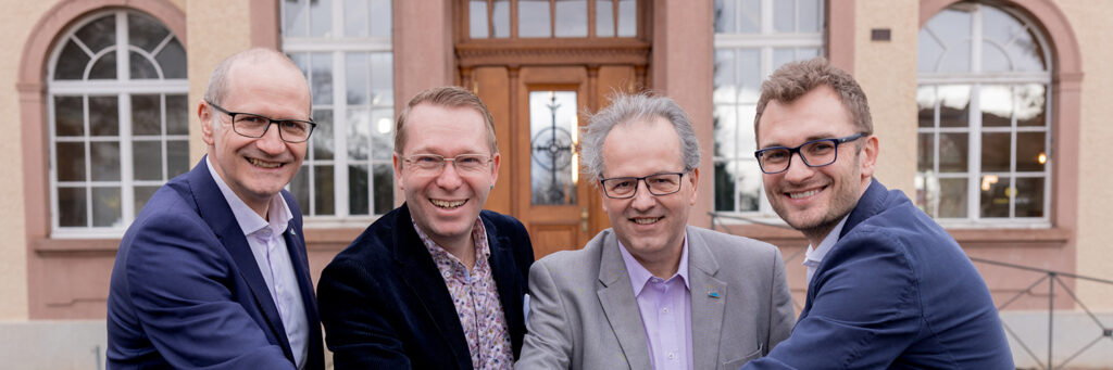 Die TSC-IGW Gesamtleitung (von links): Dr. Dr. Beat Schweitzer (Stv. Rektor TSC), Ruedi Röthenmund (Co-Rektor IGW), Dr. Benedikt Walker (Rektor TSC) und Daniel Janzen (Co-Rektor IGW)