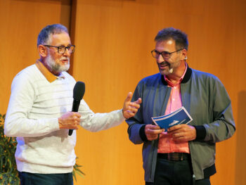 TSC-Jubilarenfeier 2025: Martin Baumann und René Winkler Martin Baumann (links) erzählt im Gespräch mit René Winkler von seinem missionarischen Dienst in Brasilien.