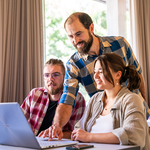 Online-Kurs: Mitarbeiterführung und Coaching